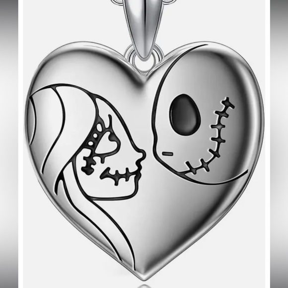 18k Nightmare Before Christmas Engraved Love Heart Necklace - Picture 6 of 10
